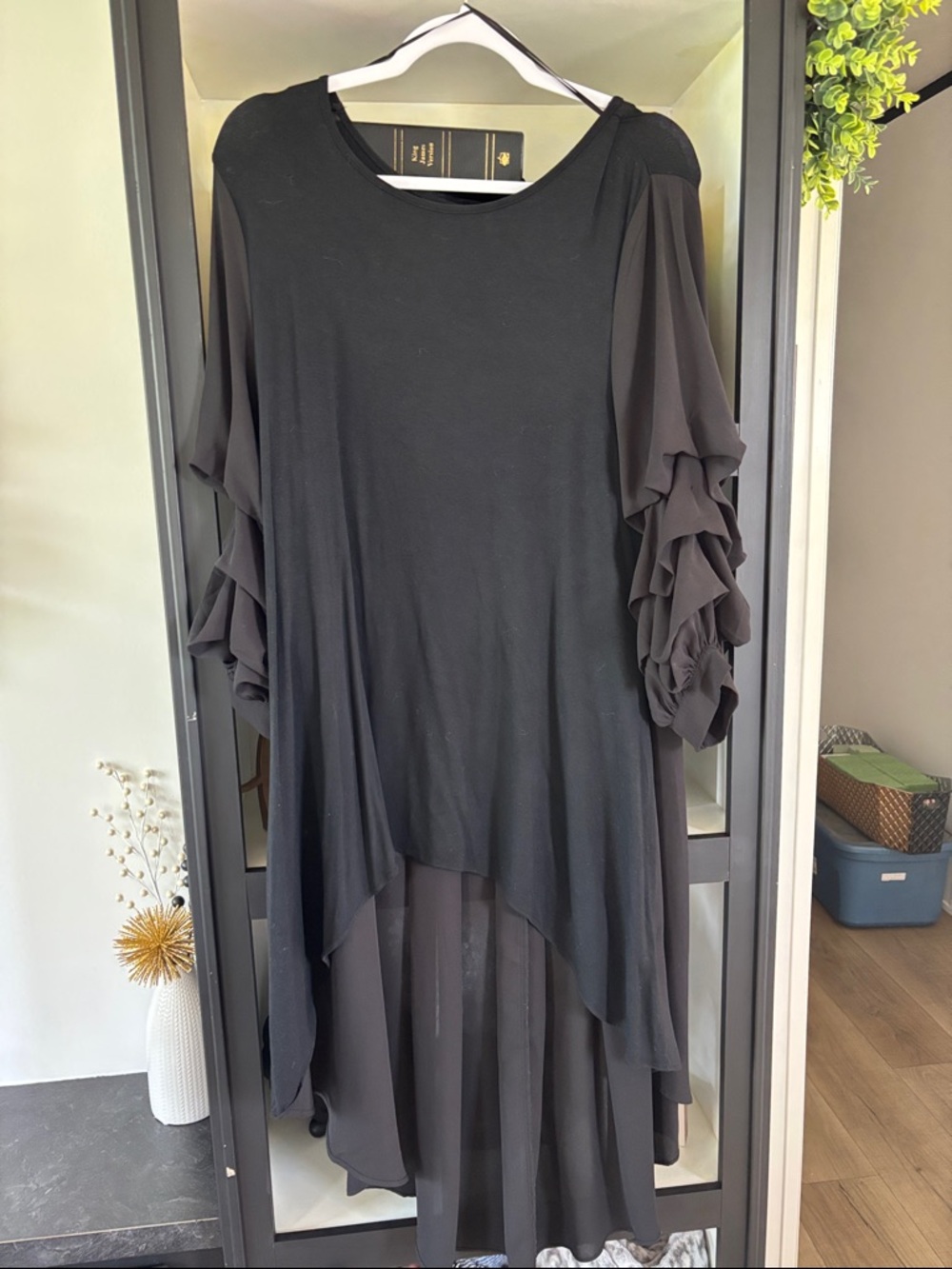 Women’s Black High-Low Ruffle Sleeve Dress